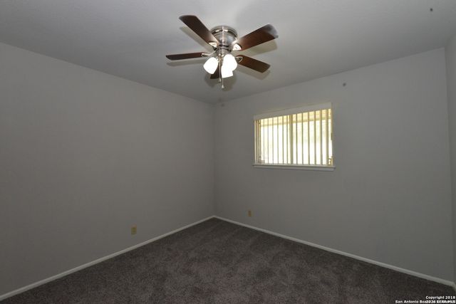 6010 WINDHAVEN DR, Windcrest, TX 78239