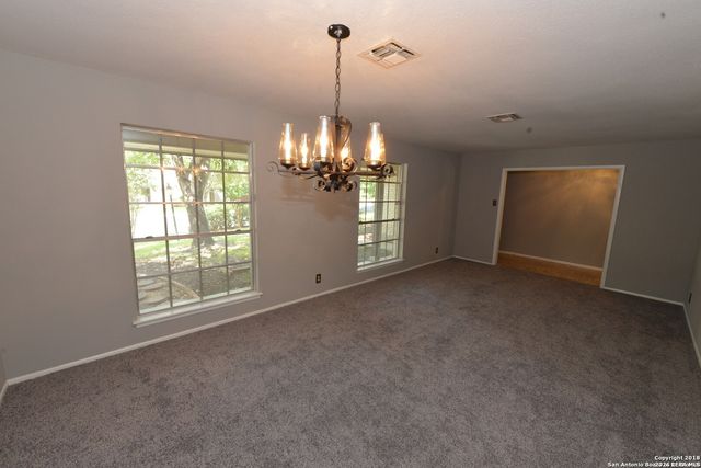 6010 WINDHAVEN DR, Windcrest, TX 78239