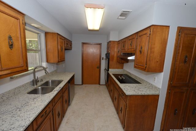 6010 WINDHAVEN DR, Windcrest, TX 78239