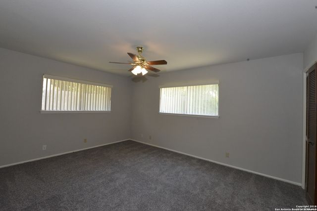 6010 WINDHAVEN DR, Windcrest, TX 78239