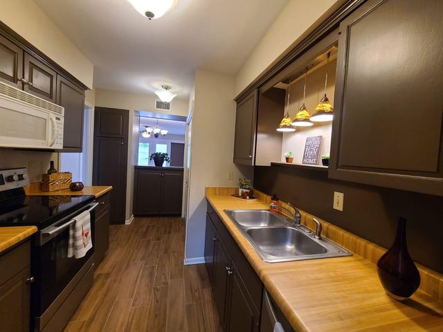 5803 Doliver Drive 67, Houston, TX 77057