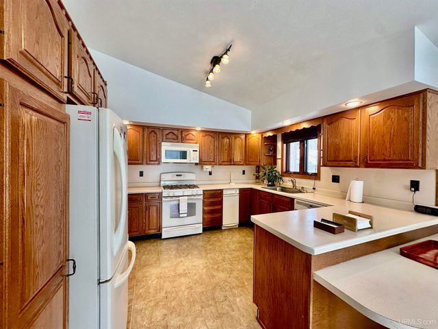 272 Timberlane Drive, Marquette, MI 49855