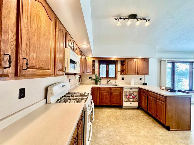 272 Timberlane Drive, Marquette, MI 49855