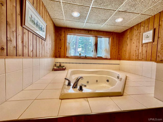 272 Timberlane Drive, Marquette, MI 49855