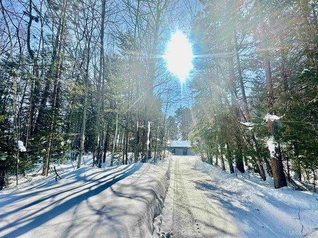 272 Timberlane Drive, Marquette, MI 49855