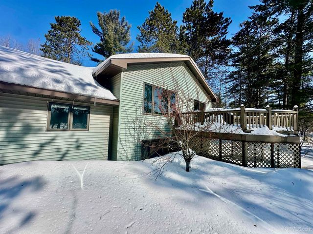 272 Timberlane Drive, Marquette, MI 49855