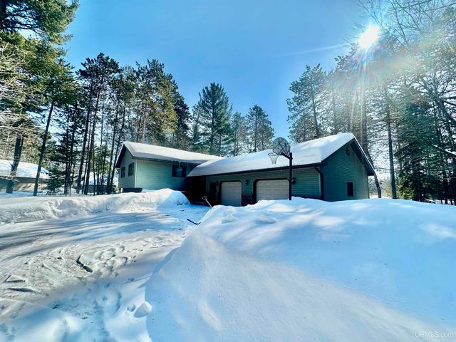 272 Timberlane Drive, Marquette, MI 49855