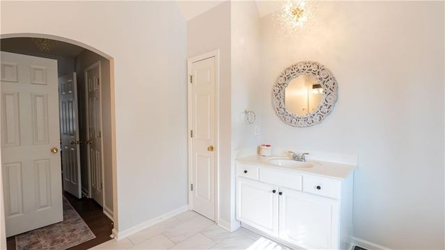 916 Bishops Crossing, Norcross, GA 30071