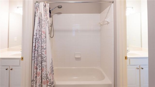 916 Bishops Crossing, Norcross, GA 30071