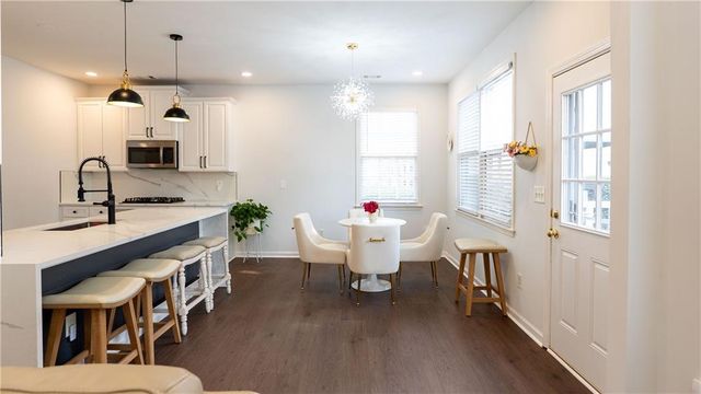 916 Bishops Crossing, Norcross, GA 30071