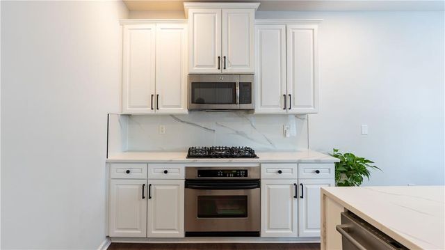 916 Bishops Crossing, Norcross, GA 30071