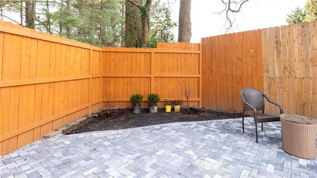 916 Bishops Crossing, Norcross, GA 30071