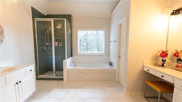 916 Bishops Crossing, Norcross, GA 30071