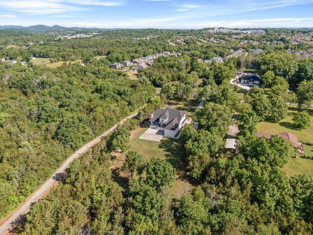 2085 Kidd Rd, Nolensville, TN 37135