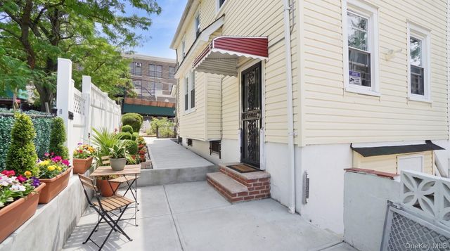 190-27 109th Road, Saint Albans, NY 11412