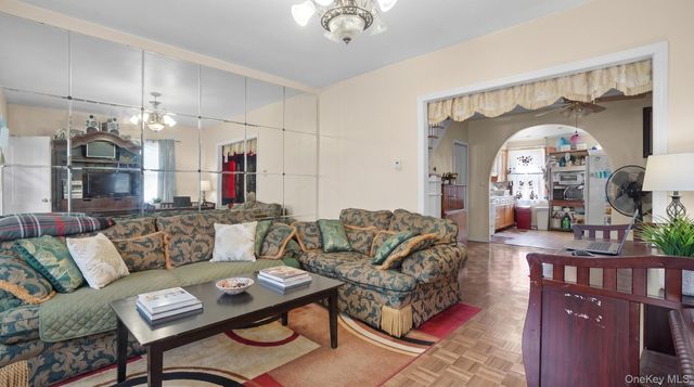 190-27 109th Road, Saint Albans, NY 11412