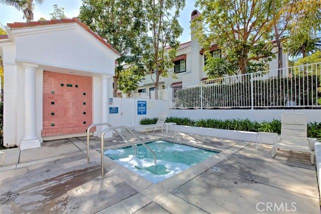 19431 Sunray Lane 205, Huntington Beach, CA 92648