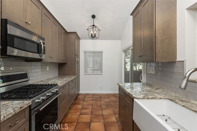 19431 Sunray Lane 205, Huntington Beach, CA 92648