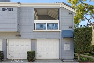 19431 Sunray Lane 205, Huntington Beach, CA 92648
