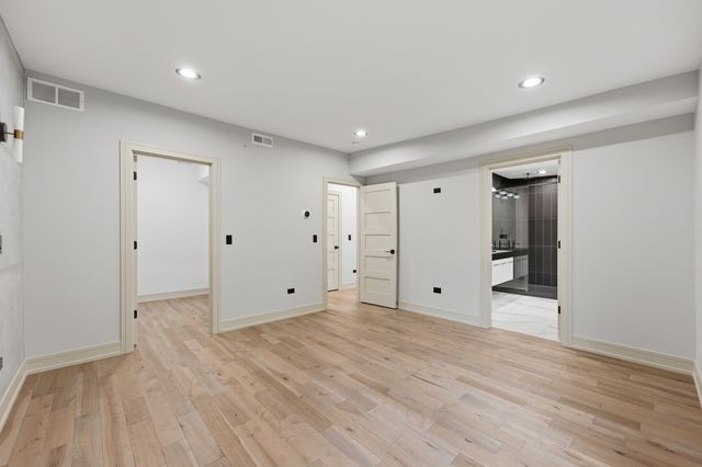 671 W Lake Cook Road, Palatine, IL 60074