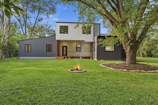 671 W Lake Cook Road, Palatine, IL 60074