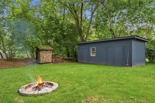 671 W Lake Cook Road, Palatine, IL 60074