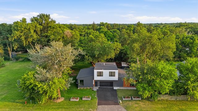 671 W Lake Cook Road, Palatine, IL 60074