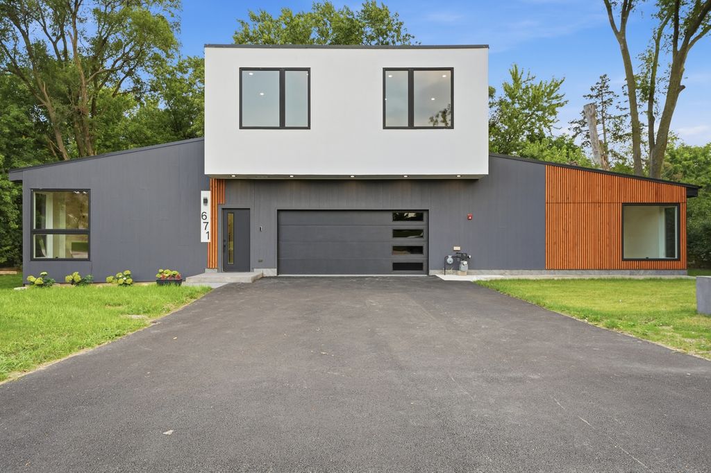 671 W Lake Cook Road, Palatine, IL 60074