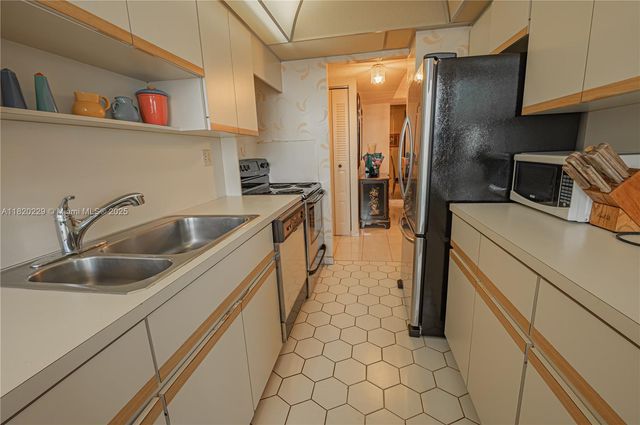 301 174th St 2317, Sunny Isles Beach, FL 33160