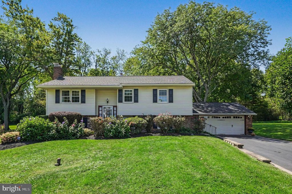 2636 AMY DR, EAGLEVILLE, PA 19403 — photo 2