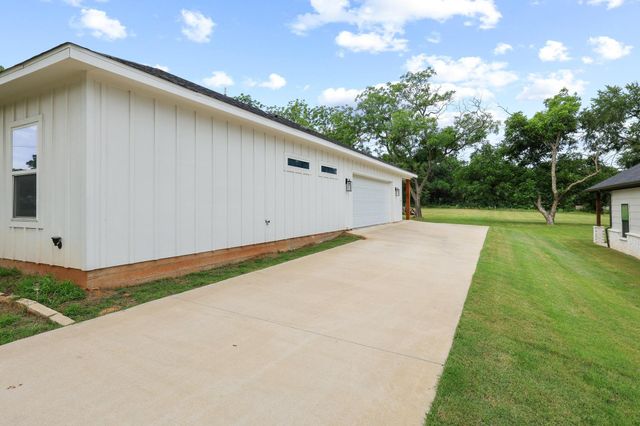 1834 S Park Avenue, Denison, TX 75020