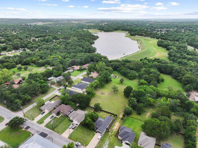 1834 S Park Avenue, Denison, TX 75020