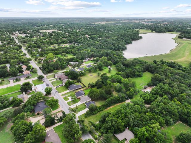 1834 S Park Avenue, Denison, TX 75020
