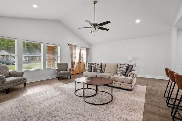 1834 S Park Avenue, Denison, TX 75020