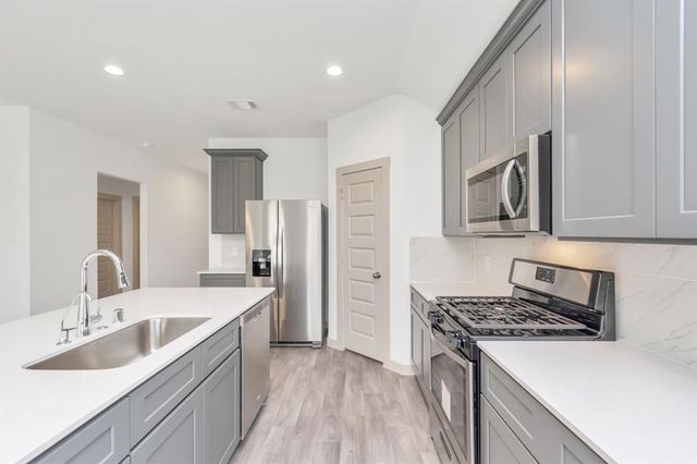 606 Thunder Cloud Drive, Baytown, TX 77523