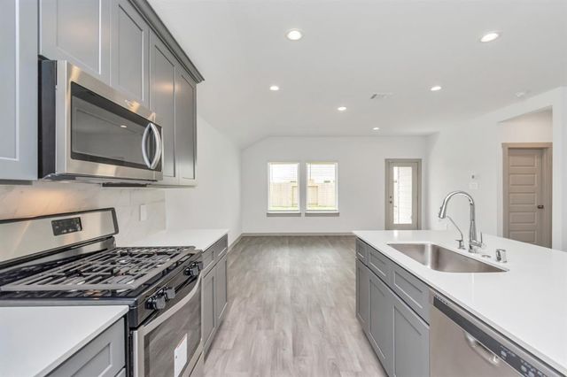 606 Thunder Cloud Drive, Baytown, TX 77523