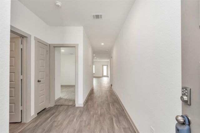 606 Thunder Cloud Drive, Baytown, TX 77523