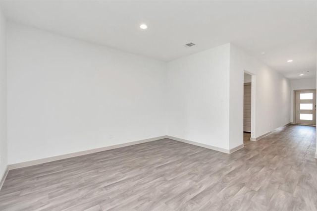 606 Thunder Cloud Drive, Baytown, TX 77523