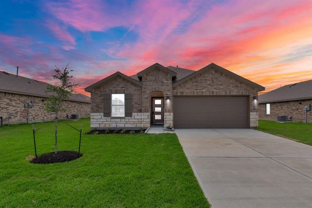 606 Thunder Cloud Drive, Baytown, TX 77523