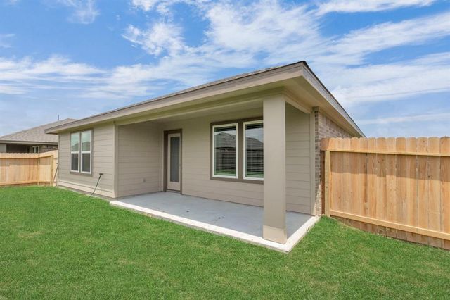 606 Thunder Cloud Drive, Baytown, TX 77523