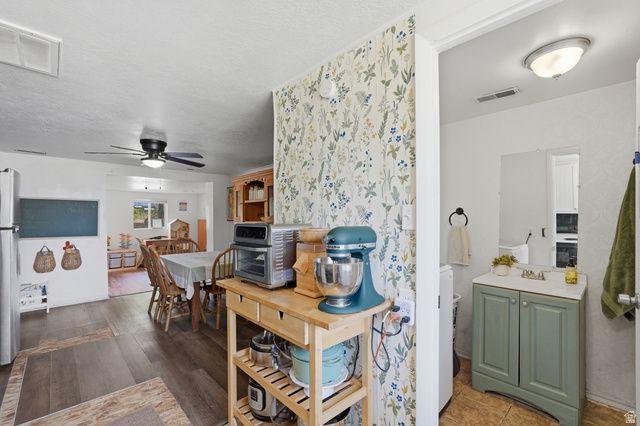 5470 S 2300 W, Roy, UT 84067