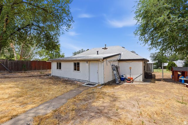 5470 S 2300 W, Roy, UT 84067