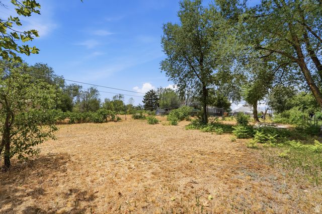 5470 S 2300 W, Roy, UT 84067