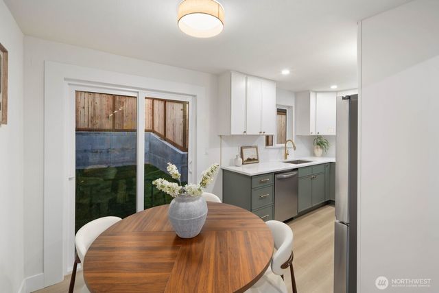 5810 57th Avenue NE, Seattle, WA 98105