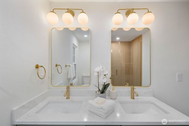 5810 57th Avenue NE, Seattle, WA 98105
