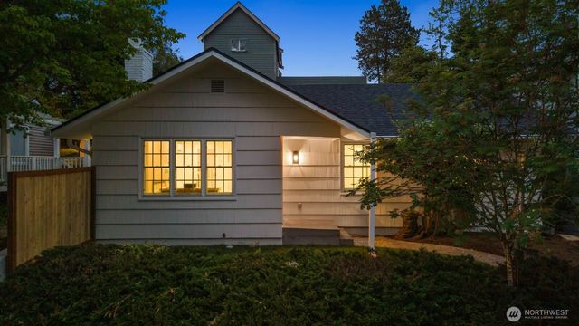 5810 57th Avenue NE, Seattle, WA 98105