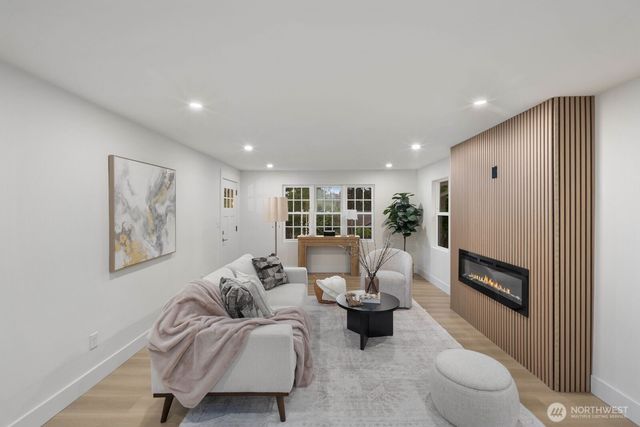 5810 57th Avenue NE, Seattle, WA 98105