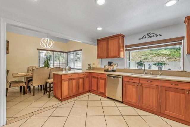 613 Point Vicente Ct, Chula Vista, CA 91911