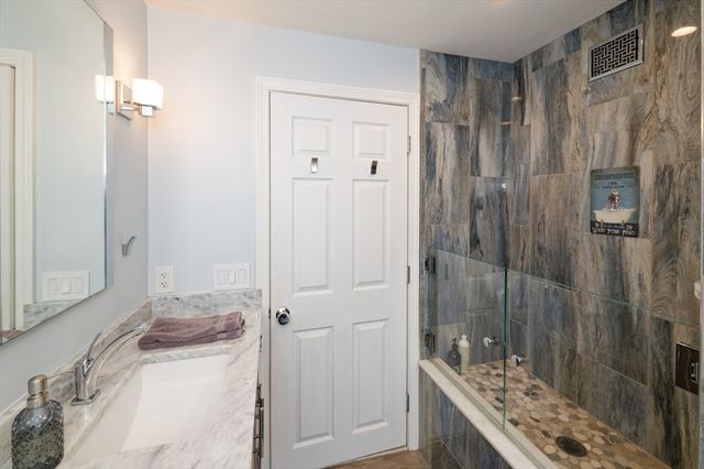 62 Ledgewood Rd, Framingham, MA 01701