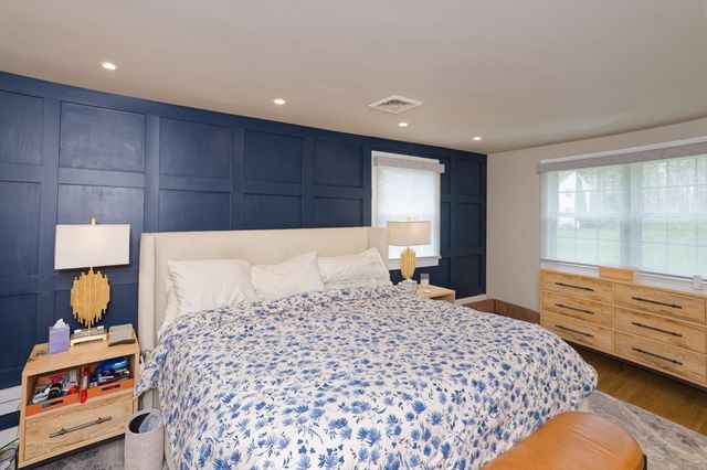 62 Ledgewood Rd, Framingham, MA 01701